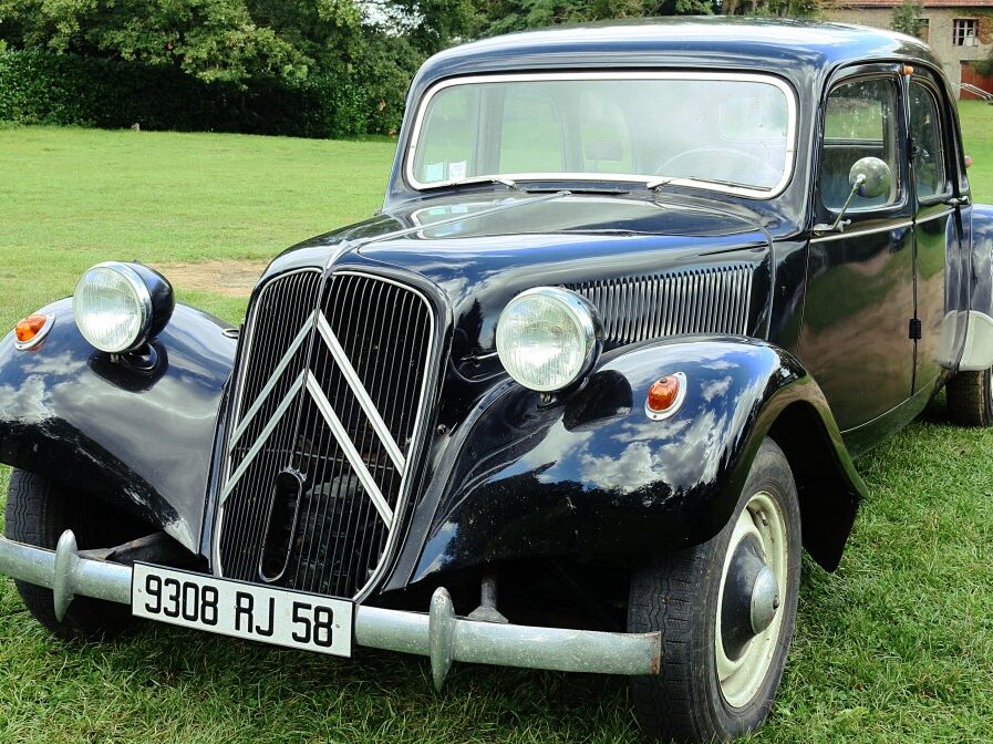 automobile_black_traction_citroen_car_former_collection_older_vehicles-1095052